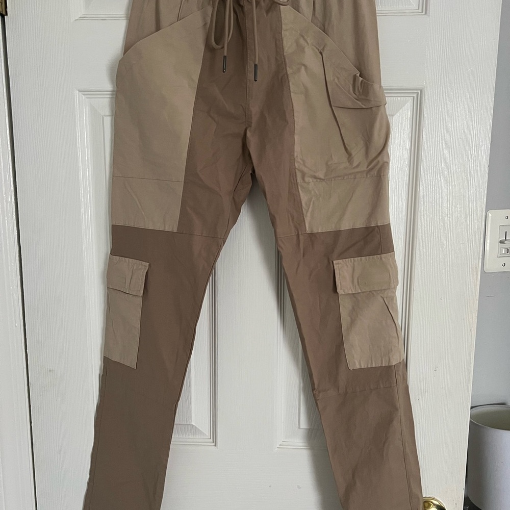 PacSun two tone Cargo pants. Size XS. NWOT. Lightweight material.
